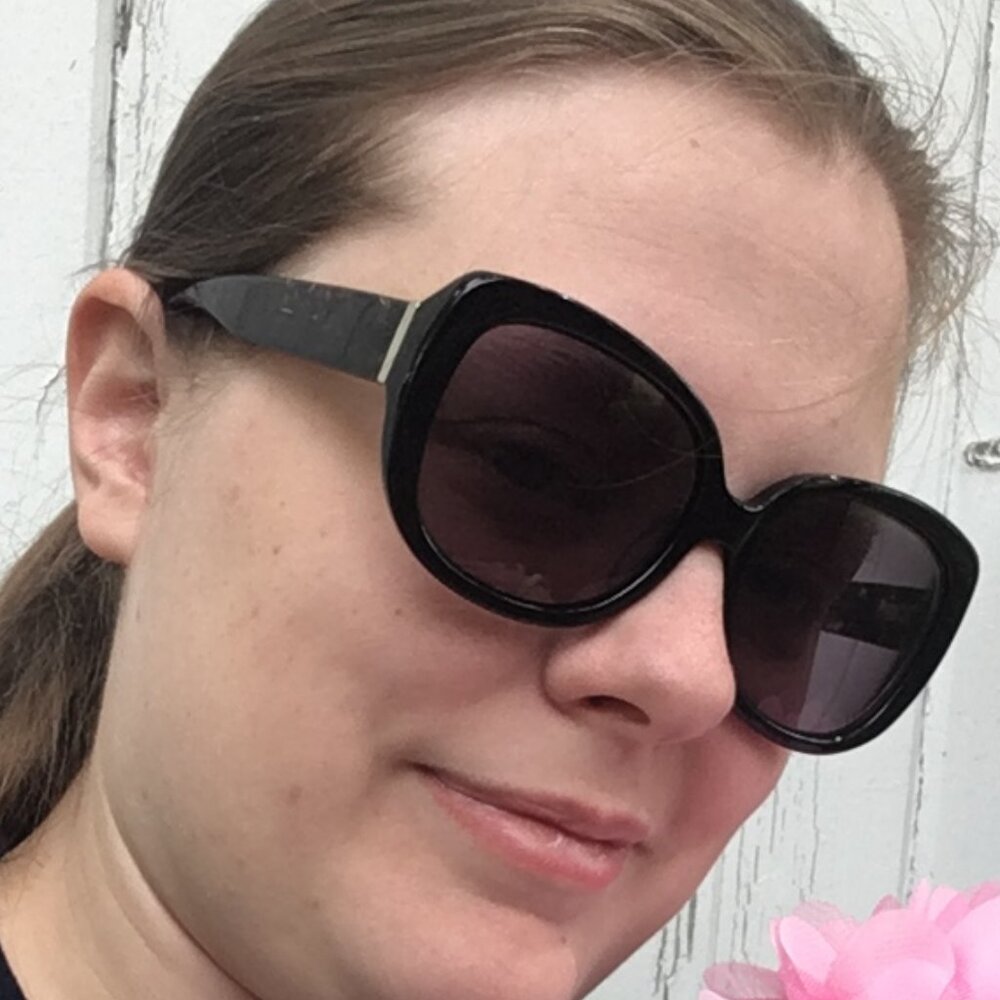 Meet your Posher, Elizabeth